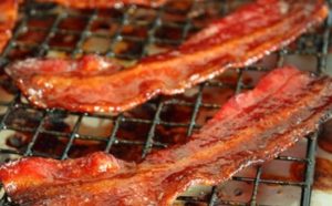 How To Cook Bacon On A Griddle Featured
